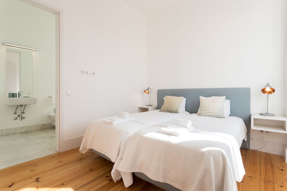 Chiado Studio and One-Bedroom Apartment - by LU Holidays 4