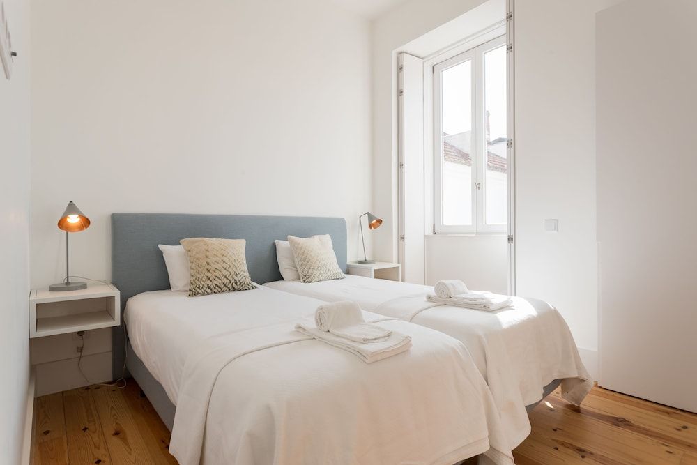 Chiado Studio and One-Bedroom Apartment - by LU Holidays room 3