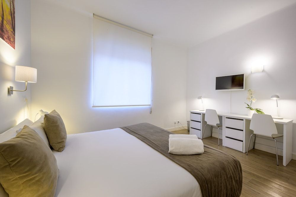 NeoMagna Madrid Standard Double Room 35