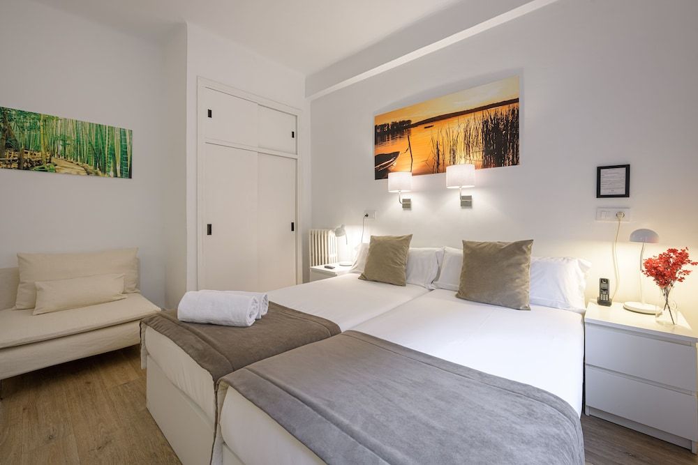 NeoMagna Madrid Standard Double Room 33