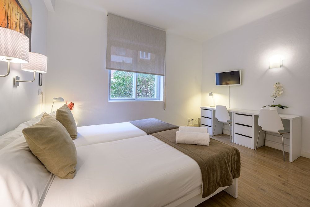 NeoMagna Madrid Standard Double Room 26