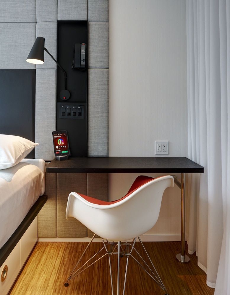 citizenM New York Bowery King Room 2