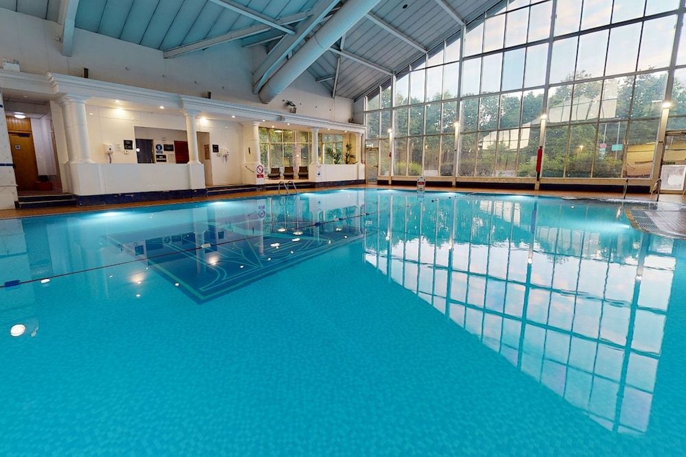 Village Hotel Liverpool indoor_pool