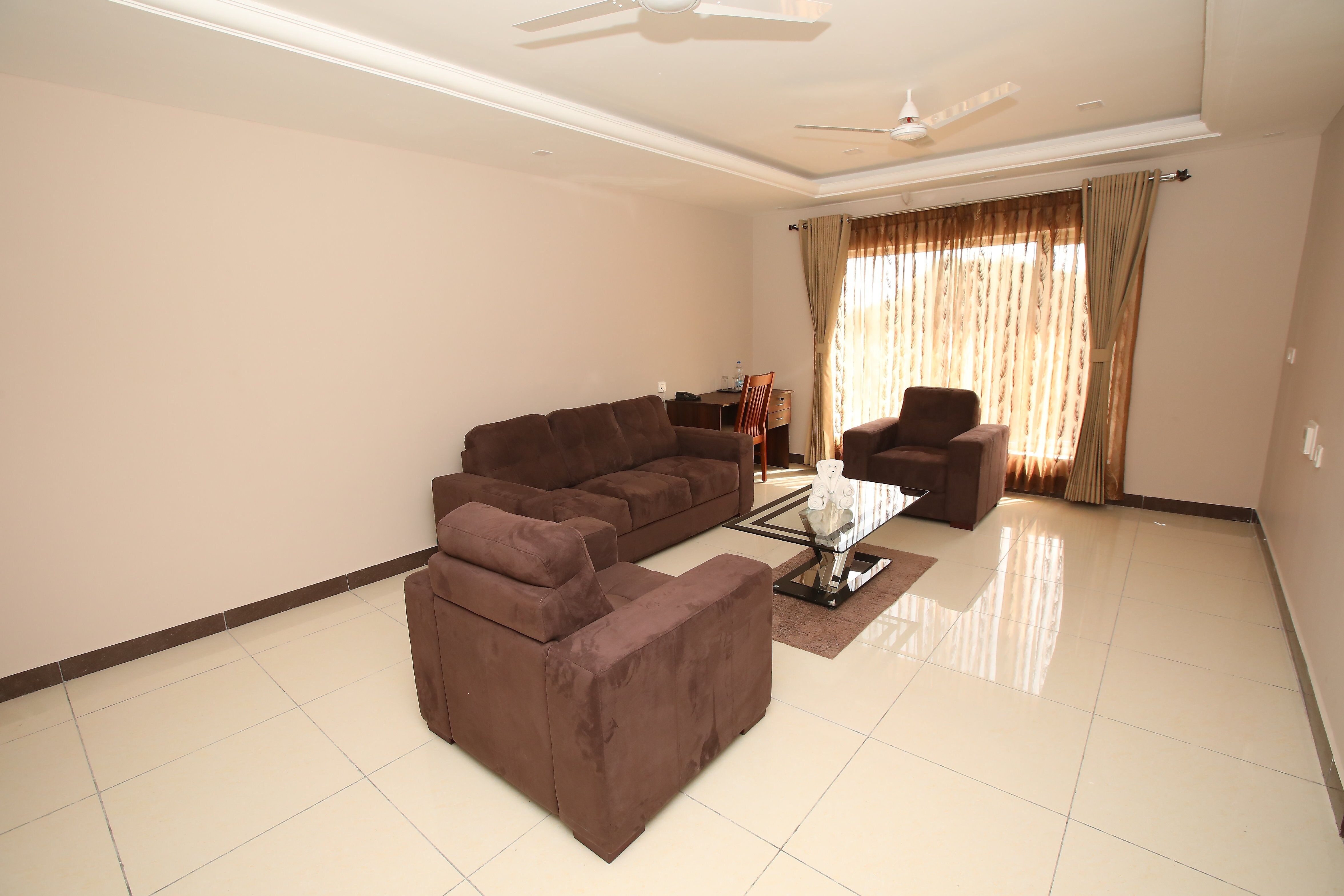 undefined Golden Gateway 3