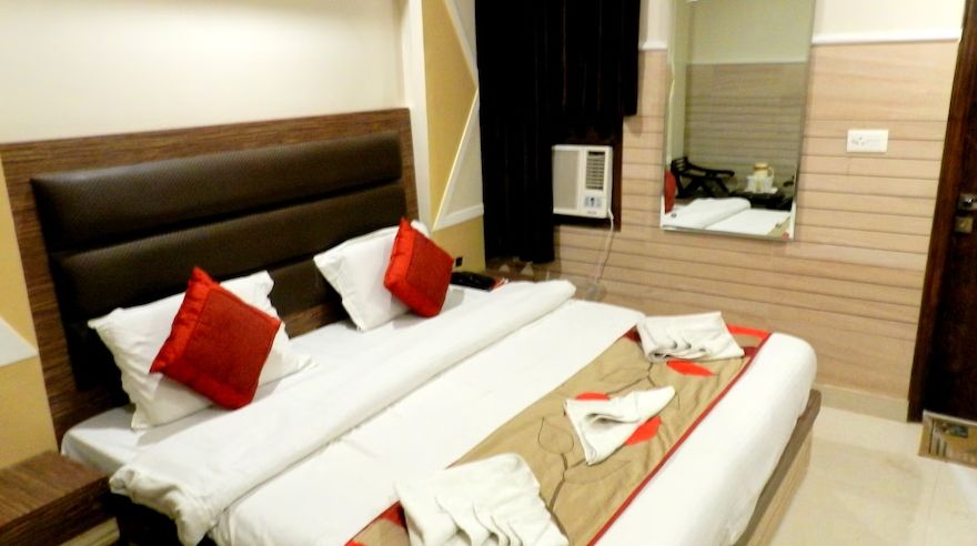 Hotel Shree Shakti Deluxe Double Room AC with Free Wi-Fi 6