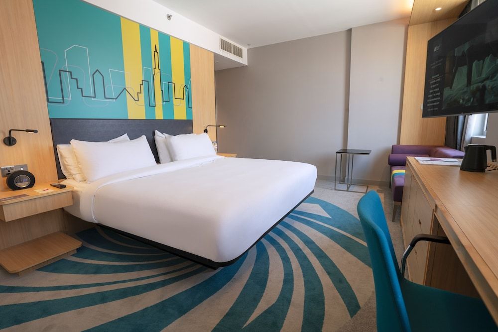 Aloft Dubai Creek Room, 1 King Bed, Non Smoking 3