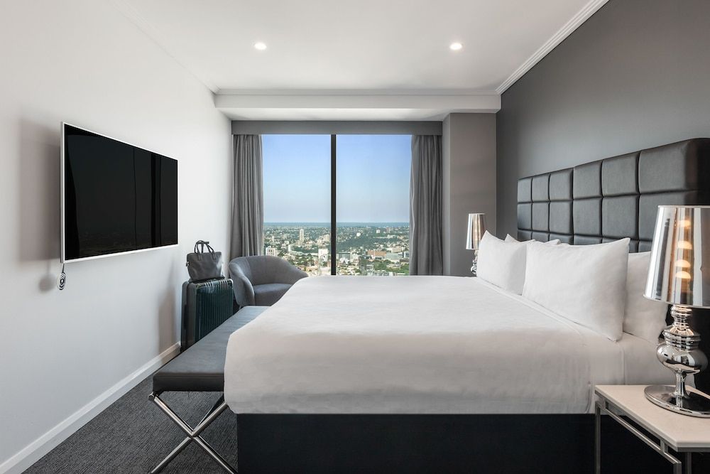 Meriton Suites World Tower, Sydney 3