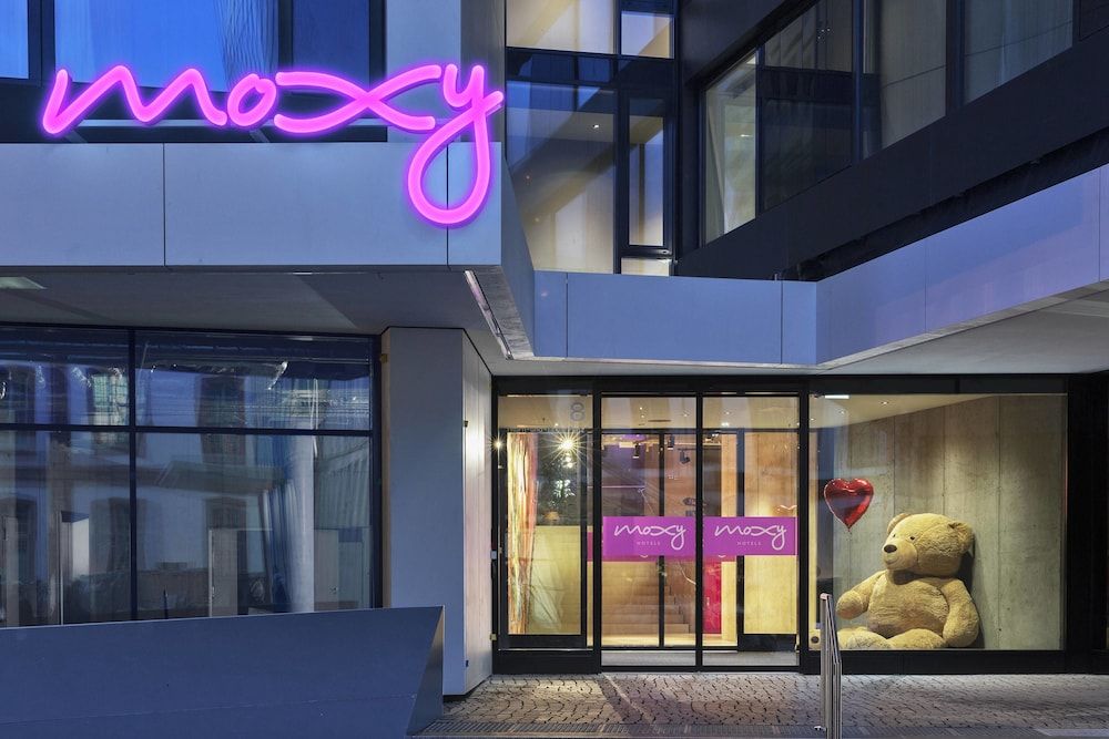 Moxy Frankfurt City Center