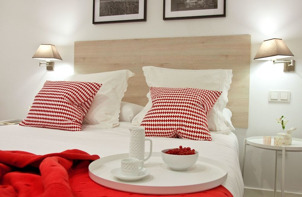 Feelathome Madrid Suites Apartments 3