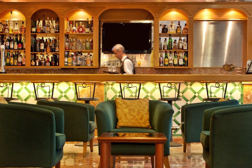 TURIM Lisboa Hotel bar 4