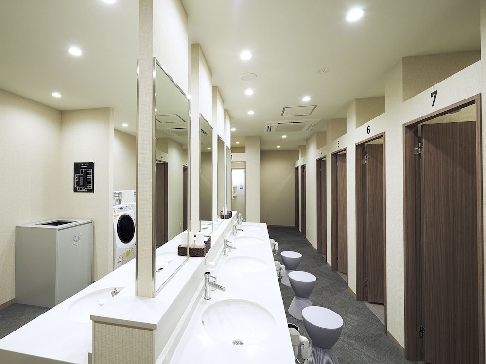 The Pocket Hotel Kyoto Shijokarasuma Private Step Twin Room with Shared Bathroom 5