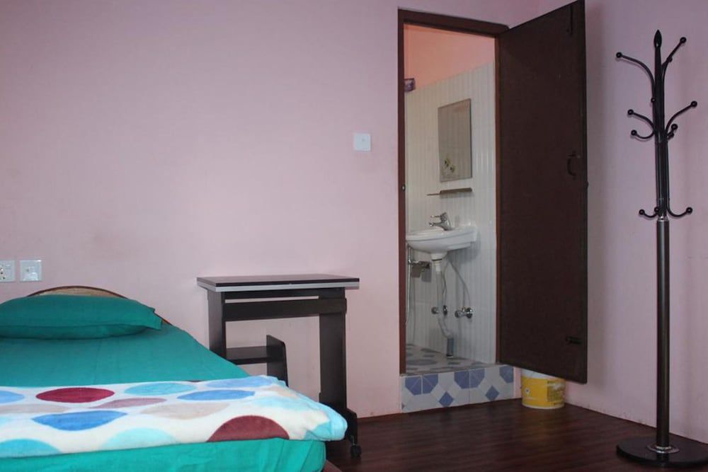 Goldenbirds Homestay room