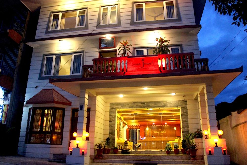 Three Jewels Boutique Hotel