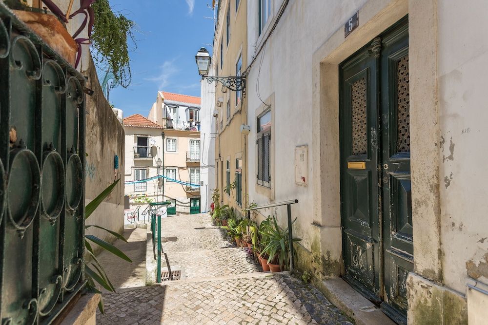 Alfama Vintage Studio Apartment w/ RiverView - by LU Holidays