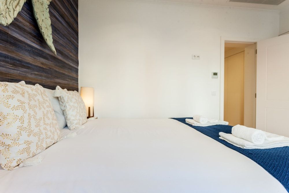 Sao Bento Blue One-Bedroom Apartment - by LU Holidays room 4