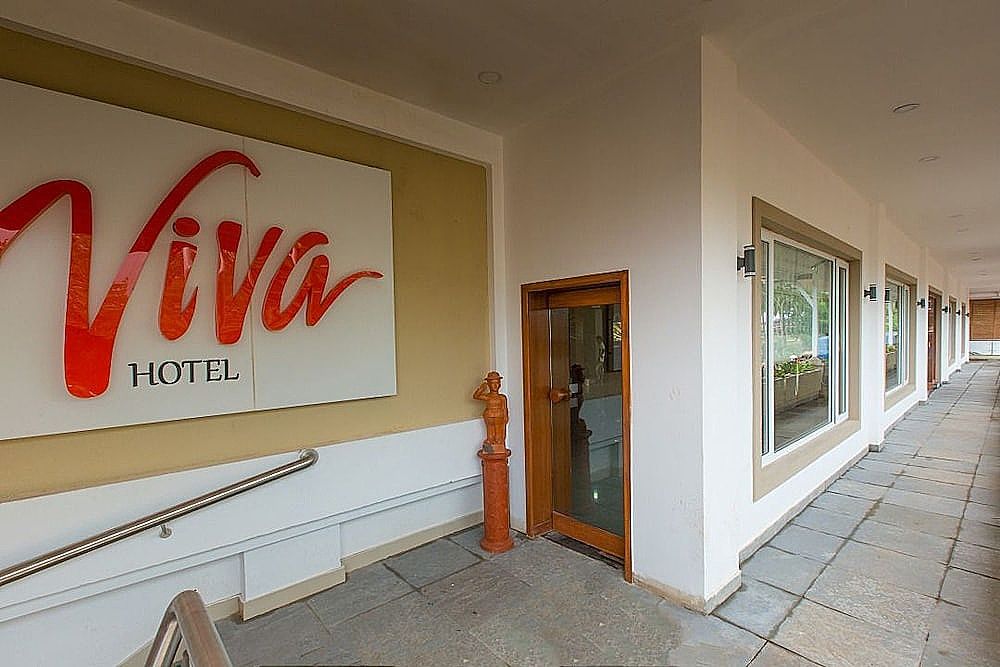 Viva Hotel property_entrance