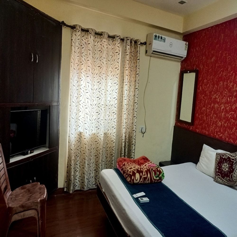 Hotel Geetanjali St Bus Stand Panvel AC Room 21