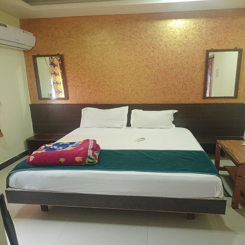 Hotel Geetanjali St Bus Stand Panvel AC Room 7