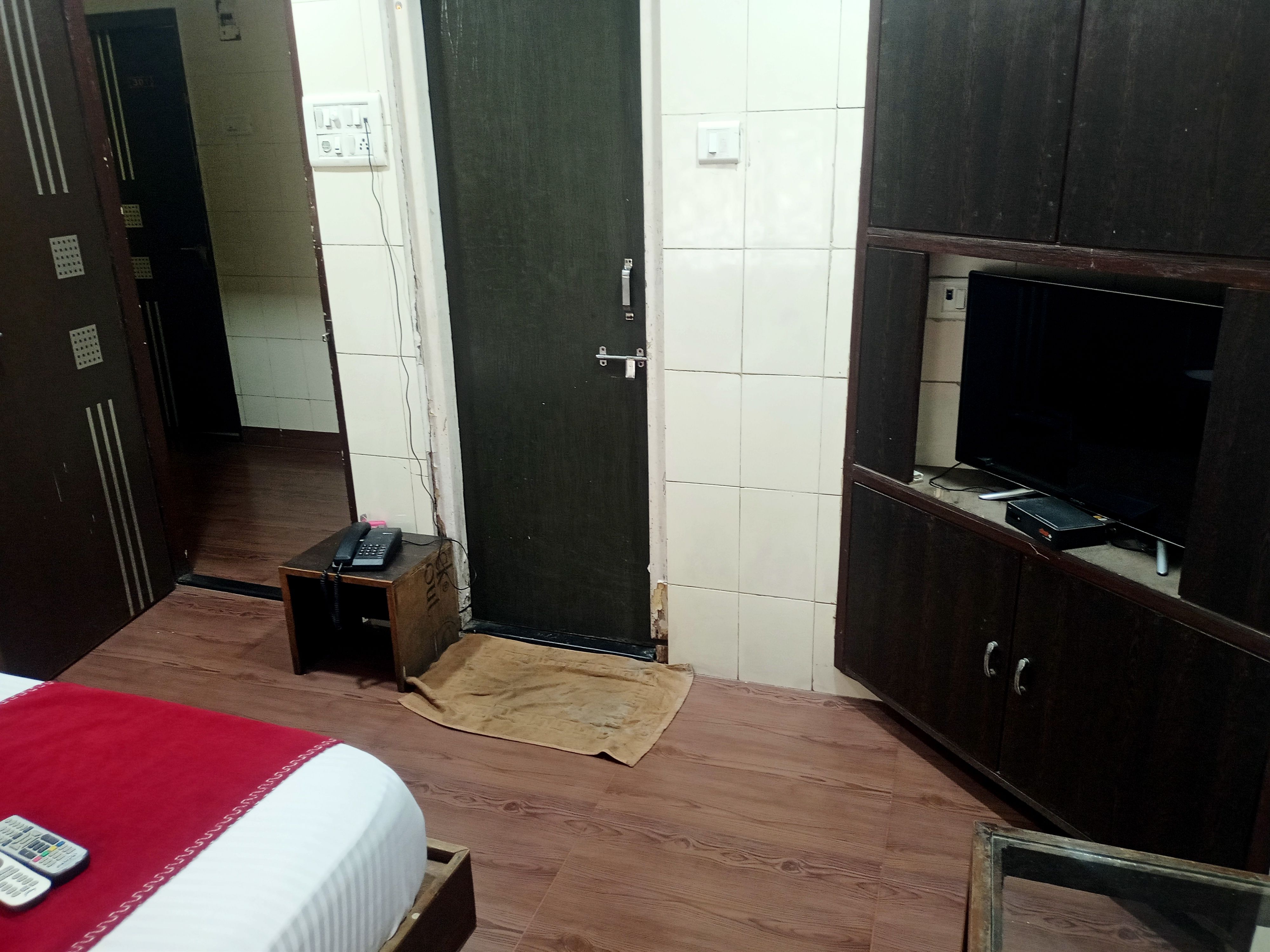 Hotel Geetanjali St Bus Stand Panvel AC Room 32