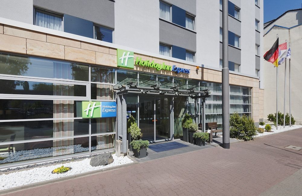 Holiday Inn Express Frankfurt Messe, an IHG Hotel 2