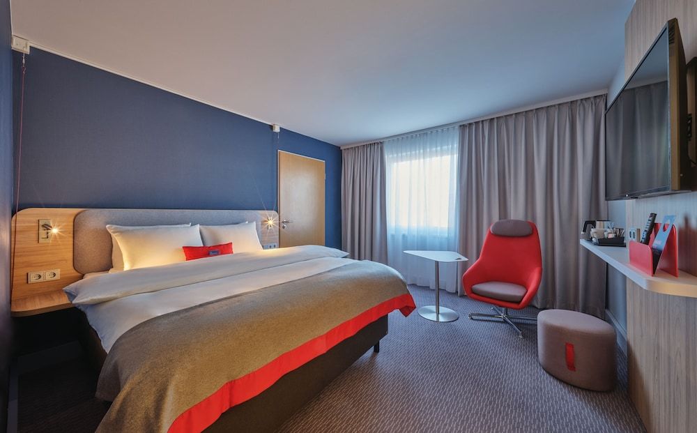 Holiday Inn Express Frankfurt Messe, an IHG Hotel featured