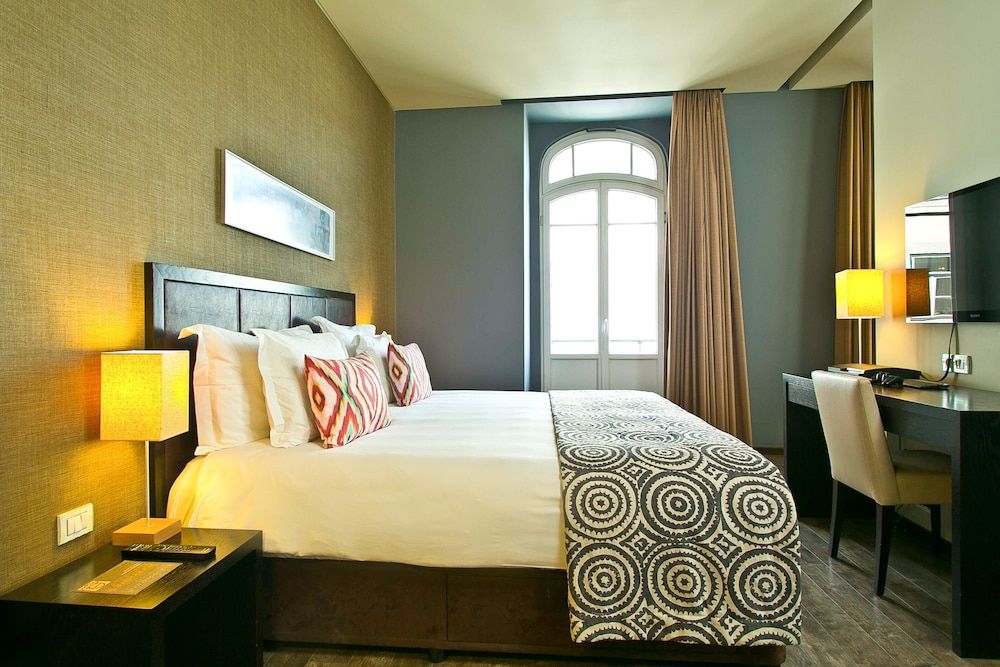 Internacional Design Hotel Standard Double or Twin Room (Street View) 7