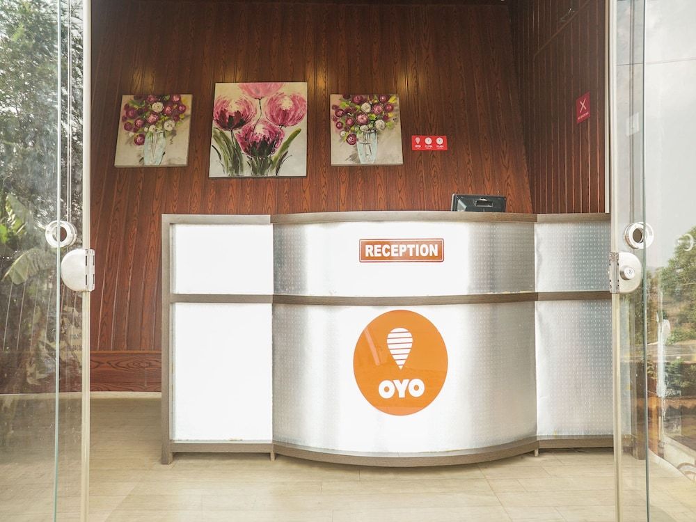 OYO 12529 Hotel Sunrise Regency reception