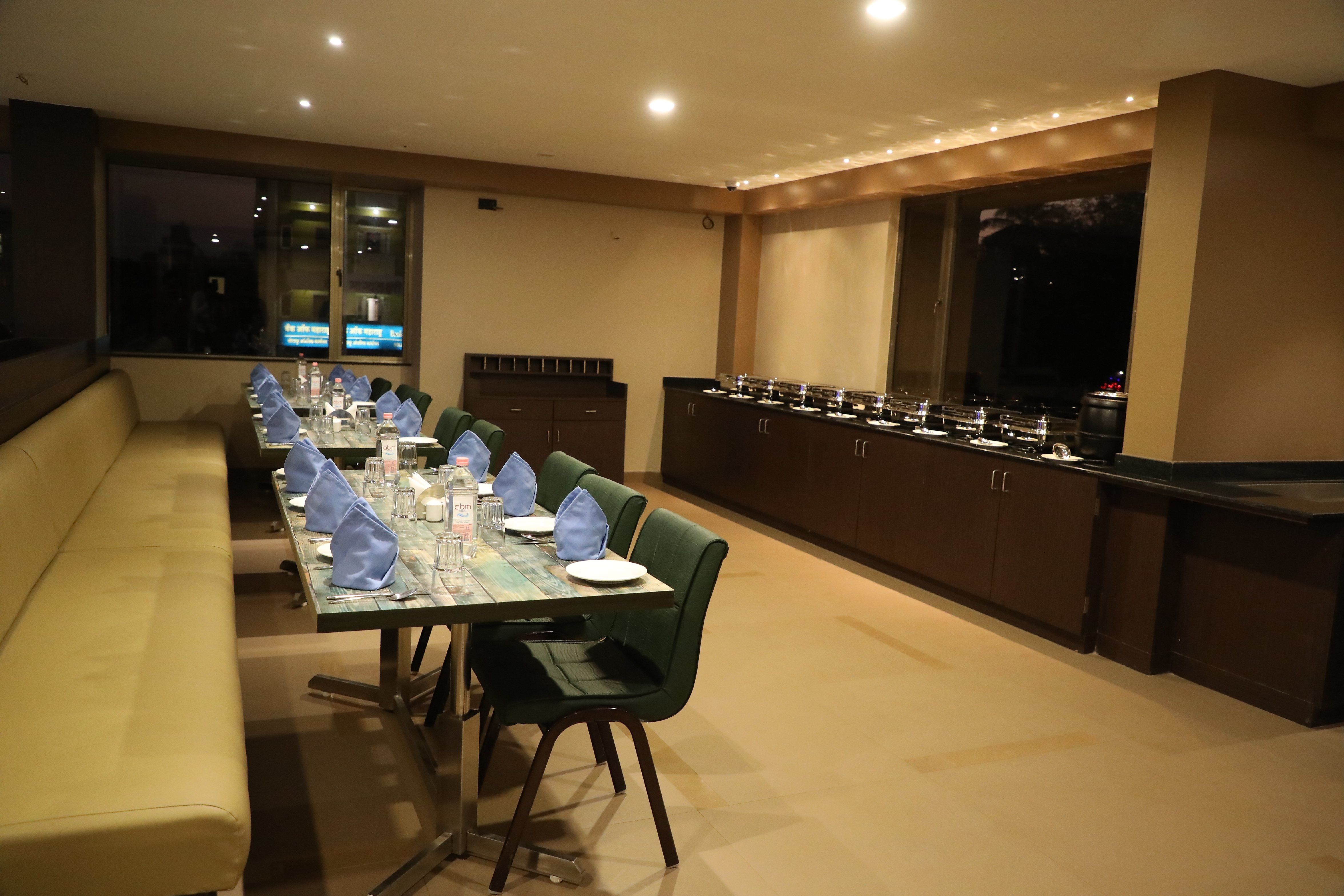 Kyriad Hotel Solapur by OTHPL Deluxe 4