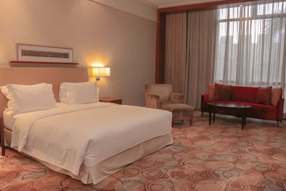 New Coast Hotel Manila Superior Room, 1 King Bed 2