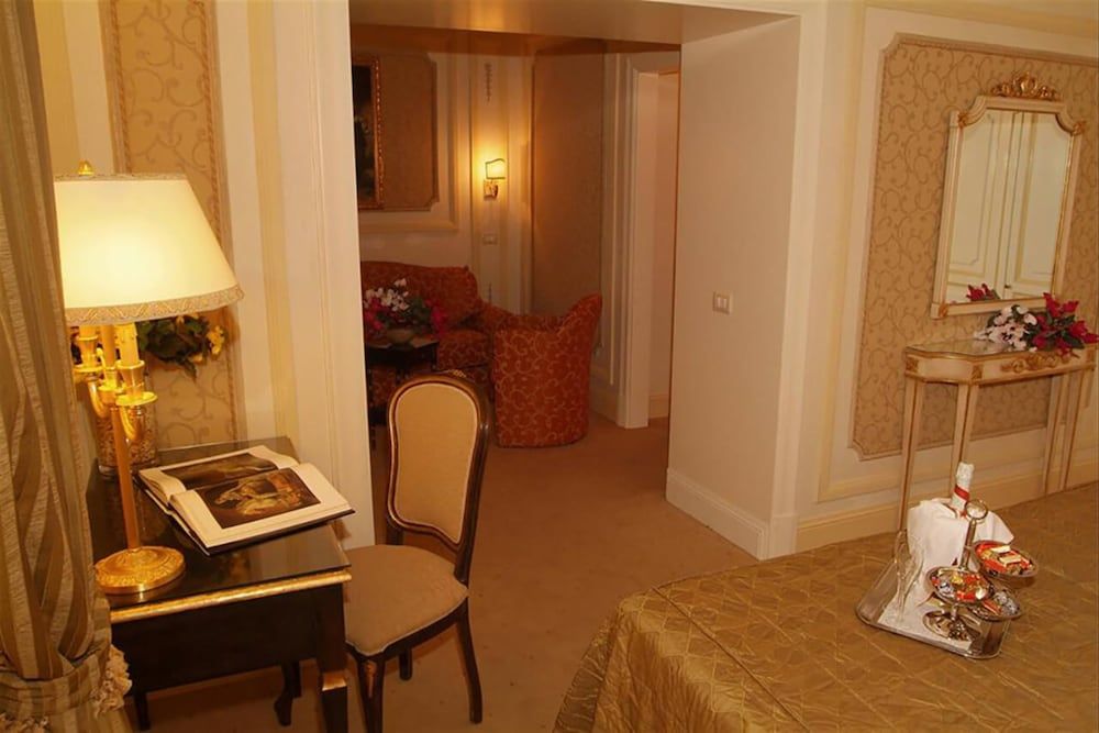 Champagne Palace Hotel 2