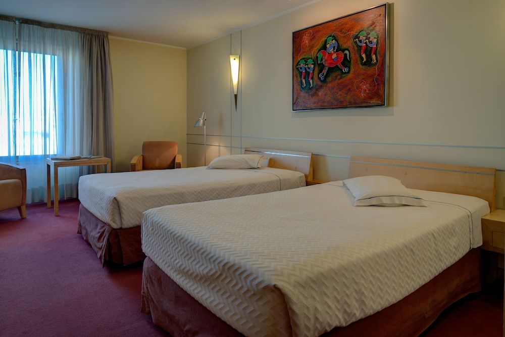 VIP Executive Entrecampos Hotel & Conference Standard Double or Twin Room 6