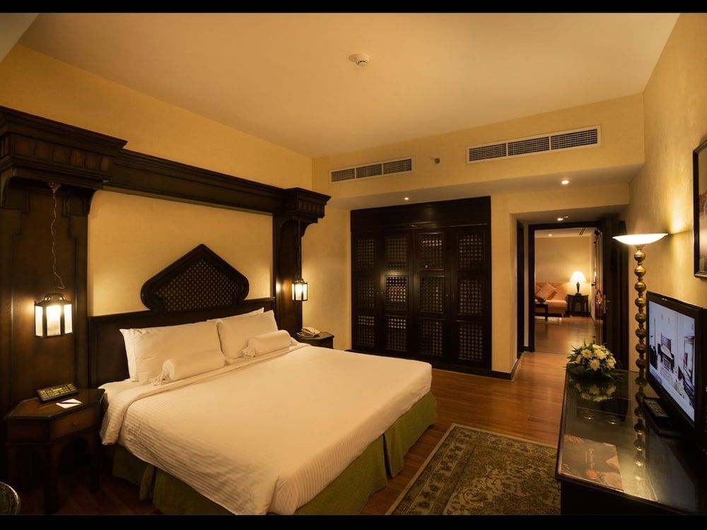 Arabian Courtyard Hotel & Spa 2