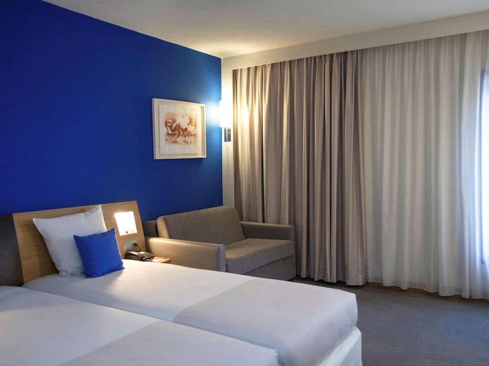 Novotel Lisboa Superior Room, Multiple Beds 5