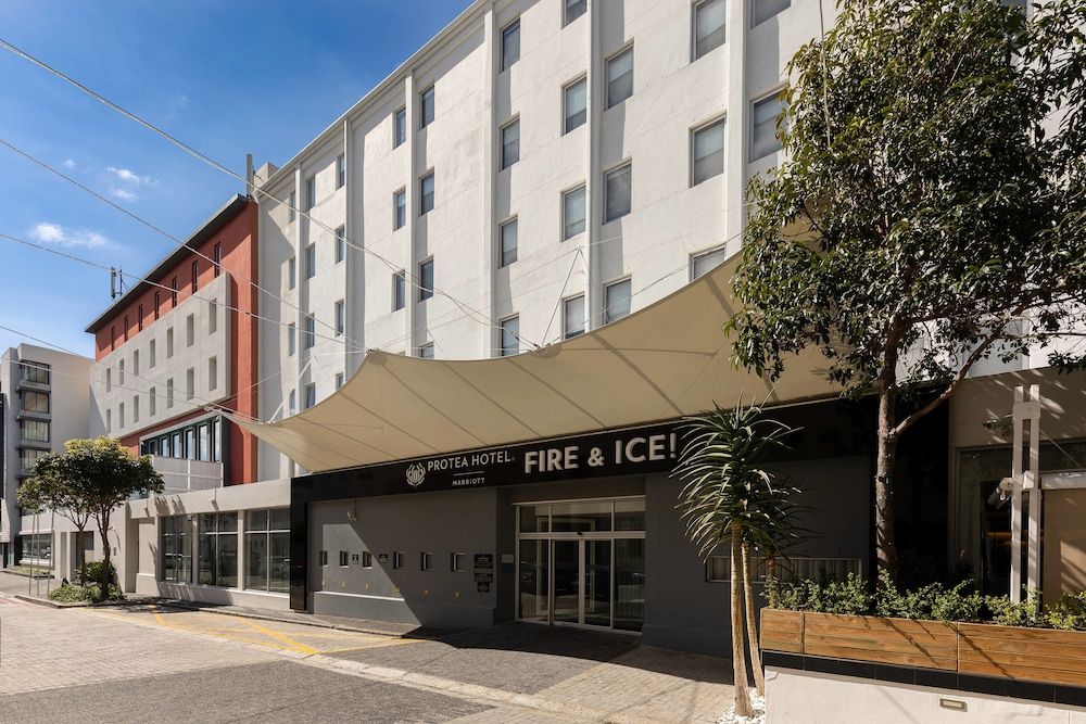 Protea Hotel Fire & Ice by Marriott Cape Town 2