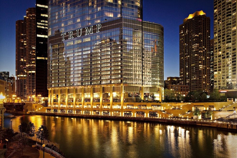 Trump International Hotel & Tower Chicago exterior_detail