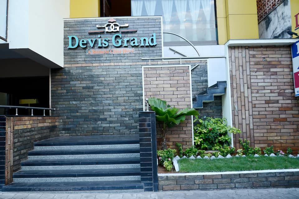 undefined Devis Grand 8