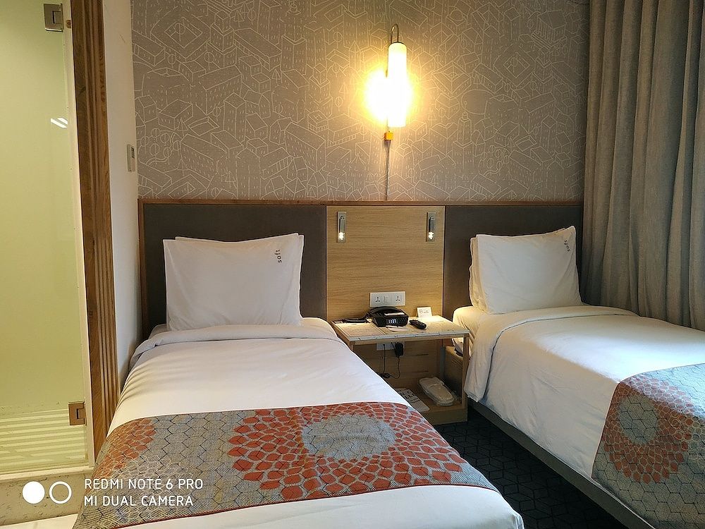 Holiday Inn Express Hyderabad Banjara Hills, an IHG Hotel Standard Room, 2 Twin Beds