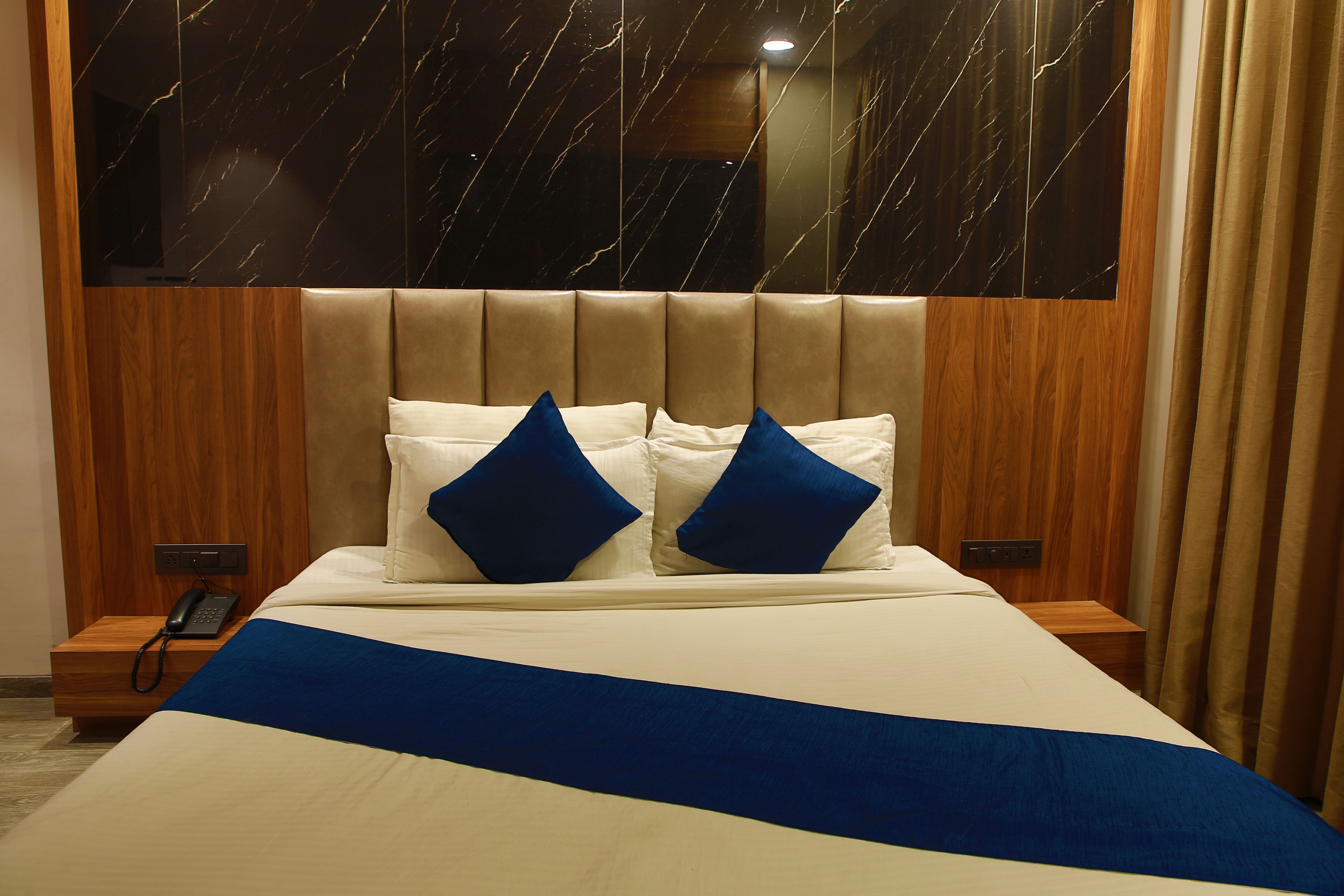 Hotel Rock Regency Mount Abu - A Boutique Rodetel Premium AC Room 5