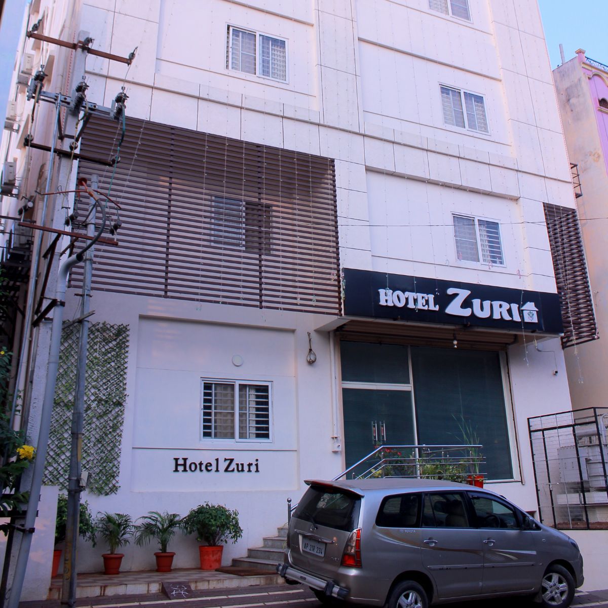 undefined Ostin Zuri Hotel 8