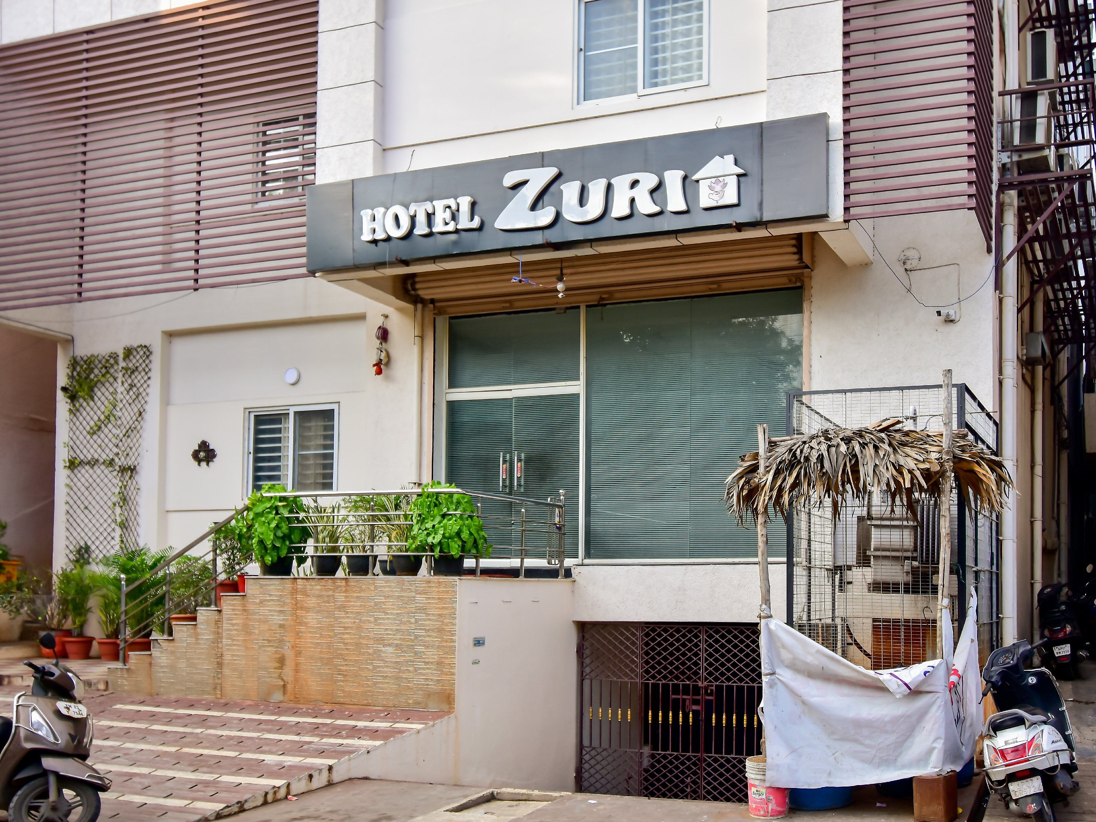 undefined Ostin Zuri Hotel 6