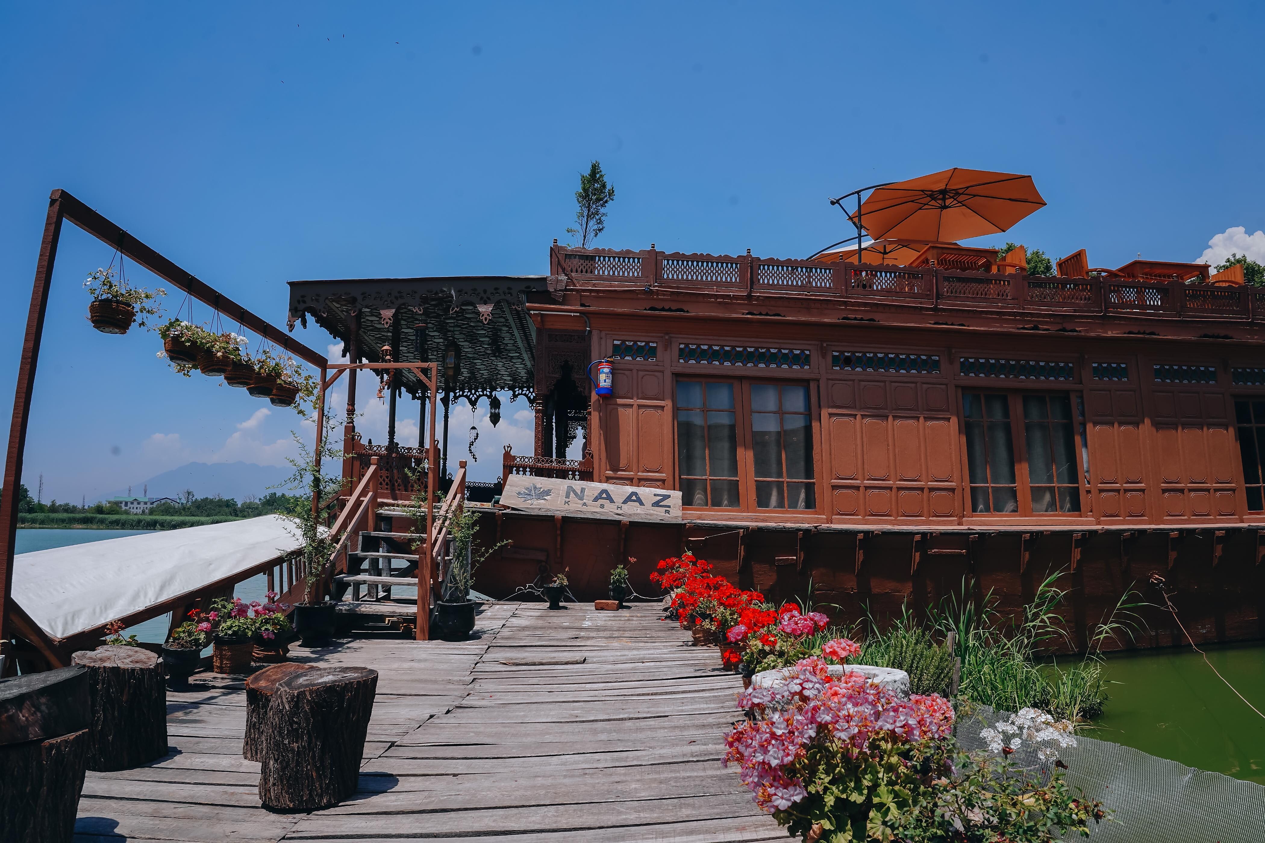 Houseboat Naaz Kashmir 4