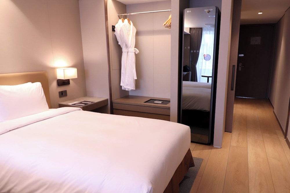 Hotel PJ Myeongdong 5