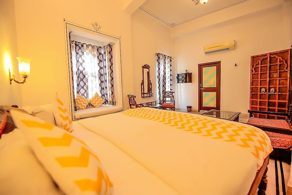 Hotel Devraj Niwas on Lake Pichola Deluxe Non Lake View Room 11