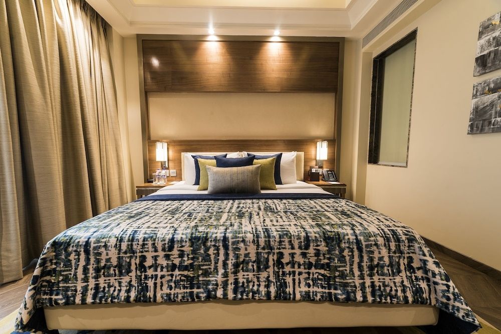 Ramada by Wyndham Gurgaon Central Executive Room - 1 Queen Bed 2