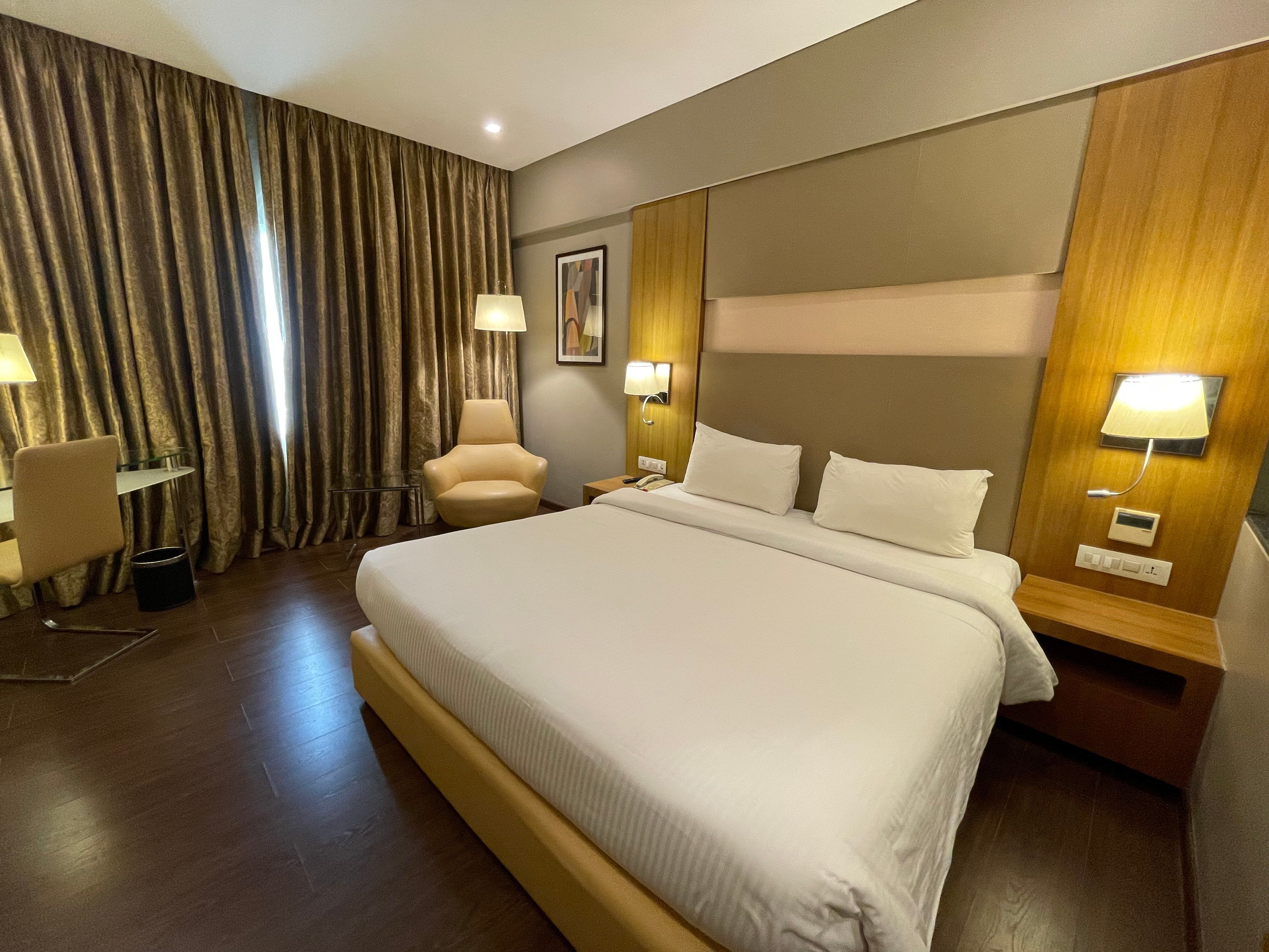 Royal Orchid Central Akota Vadodara Club Double Room 11