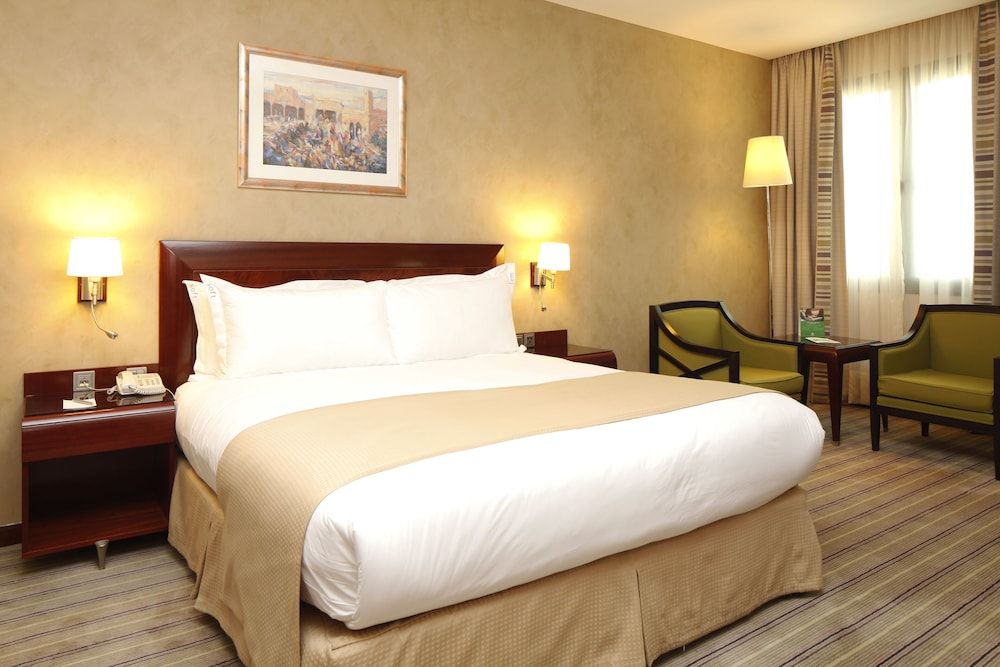 Holiday Inn Riyadh-Olaya, an IHG Hotel Standard Room, 1 King Bed 8