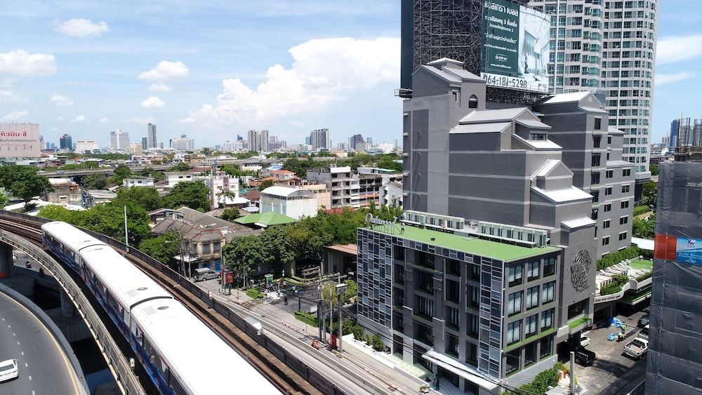 Oakwood Hotel & Residence Bangkok 3