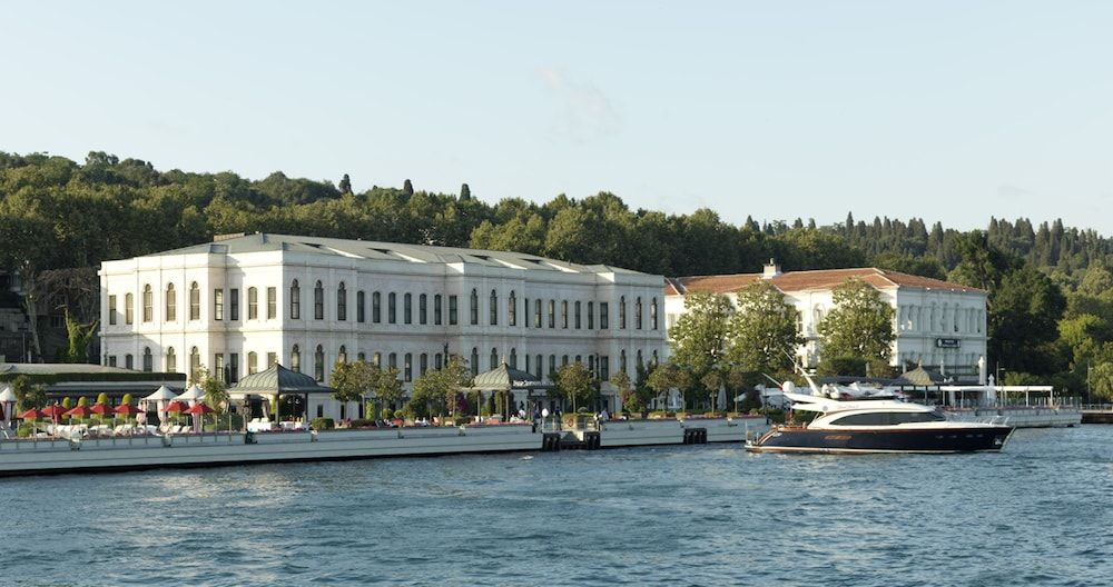 Four Seasons Hotel Istanbul at the Bosphorus 4