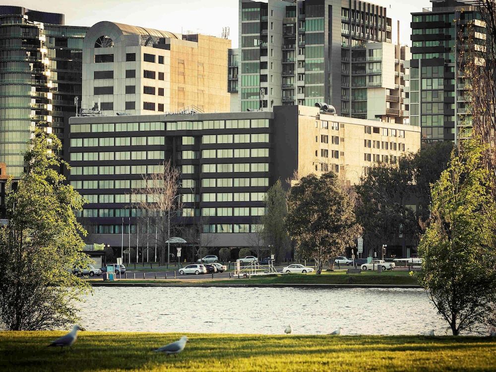 Mercure Melbourne Albert Park 3