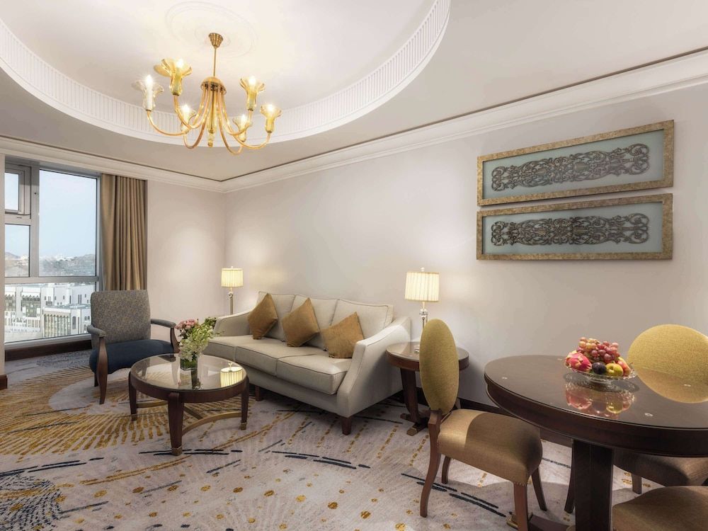 Raffles Makkah Palace Signature Suite, 1 Bedroom, City View 3